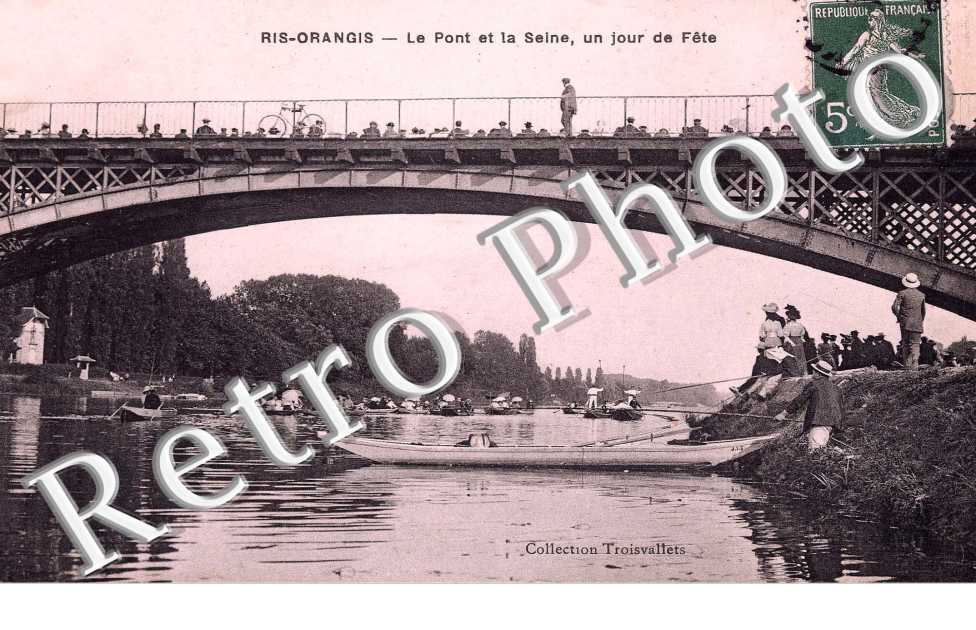 Le pont et la Seine un jour de fete - bateau