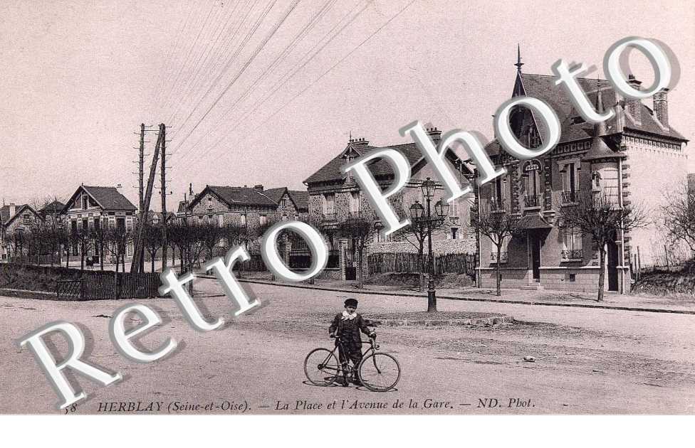 La place et l&#039;avenue de la gare