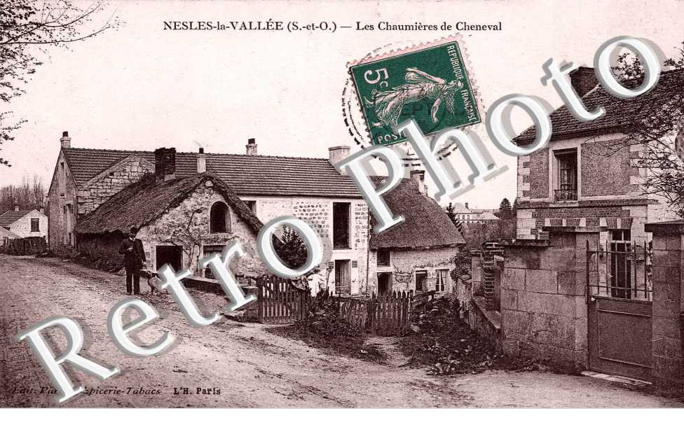 Les chaumieres de Cheneval