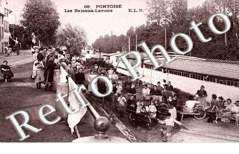 Les bateaux lavoirs