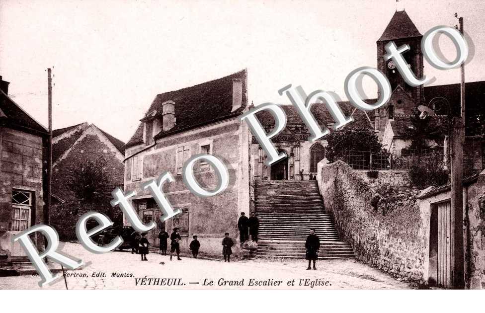 Le grand escalier et l&#039;eglise