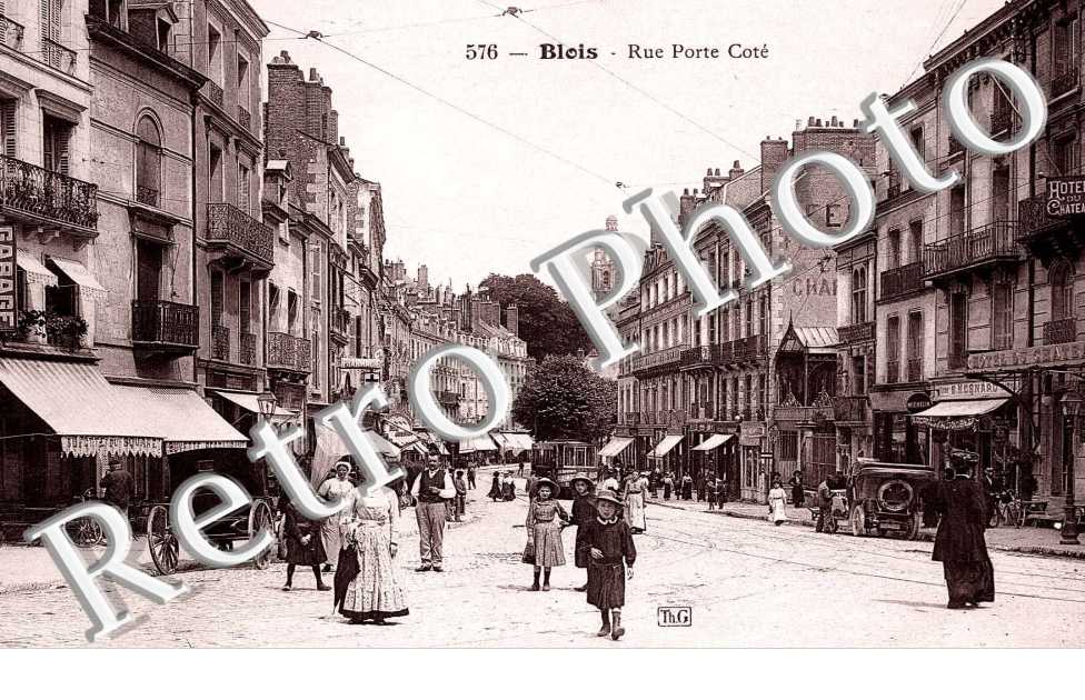 La rue Porte Cote