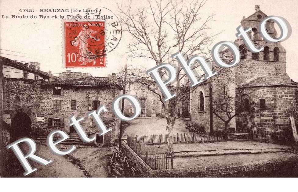la route de Bas et la place de l&#039;eglise