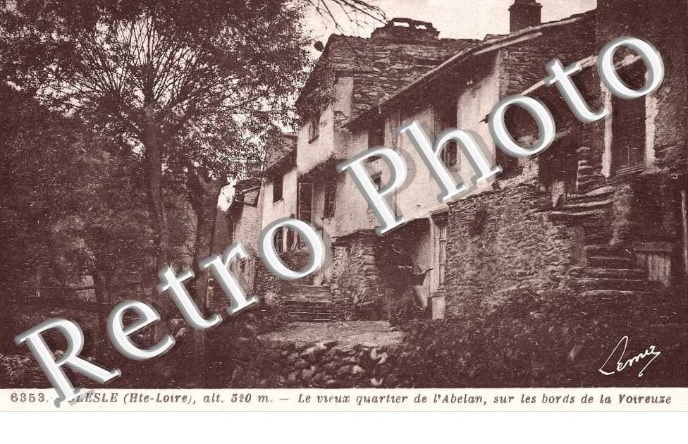 le Vieux Quartier de l'Abelan sur les bords de la Voireuze
