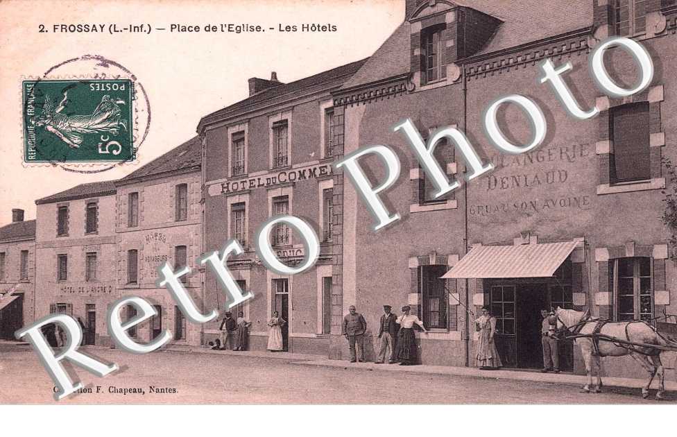 Place de l&#039;eglise - les hotels