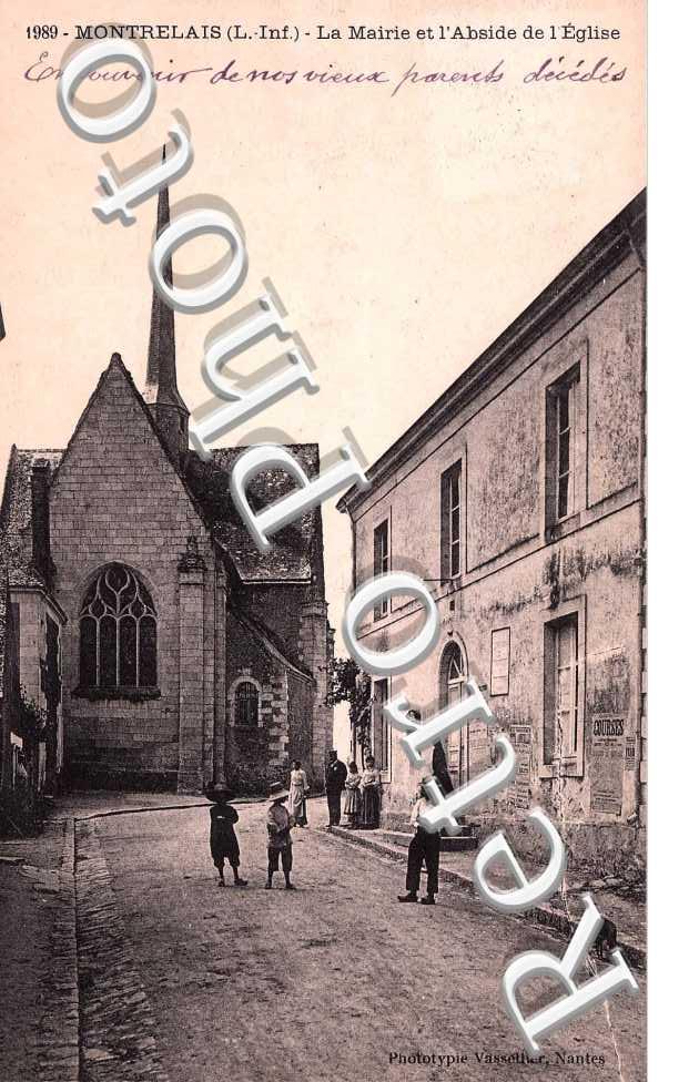 La Mairie et l&#039;Abside de l&#039;Eglise