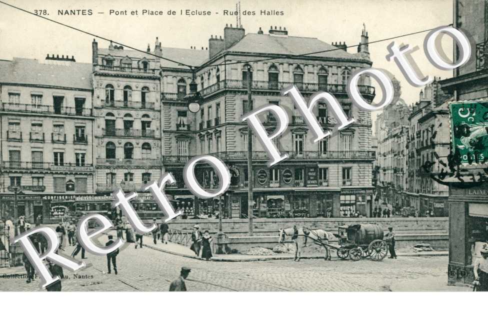 PONT ET PLACE DE L&#039;ECLUSE RUE DES HALLES 