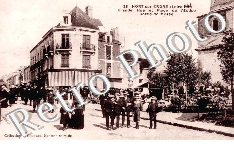 grande rue place de l&#039;eglise, sortie messe