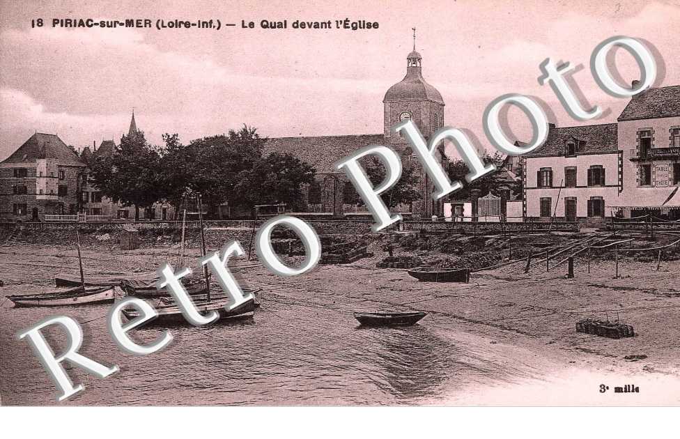 le quai devant l&#039;eglise