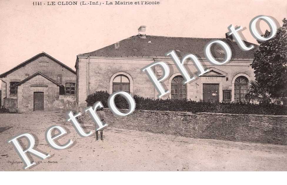 Le Clion - La Mairie et l&#039;Ecole