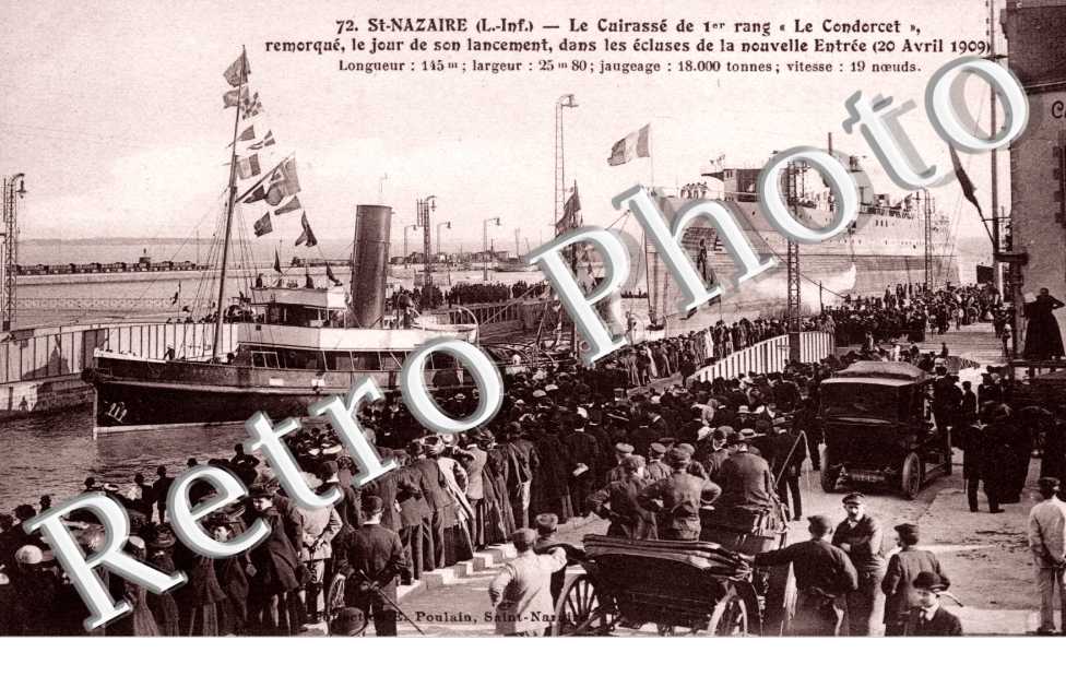 le cuirasse de 1er rang "le Condorcet" le jour de son lancement , dans les ecluses 20