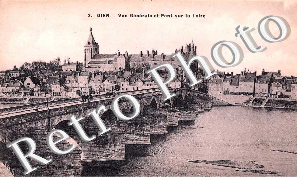 VUE GENERALE ET PONT SUR LA LOIRE