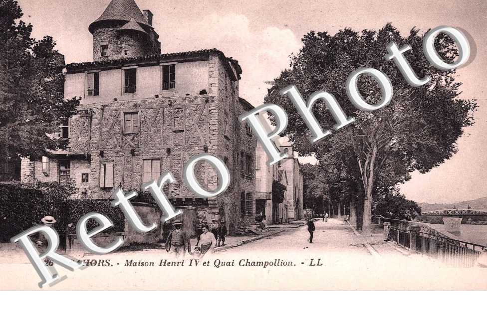 MAISON HENRI IV ET QUAI CHAMPOLLION
