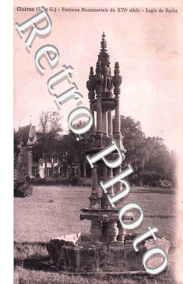fontaine monumentale du XVI eme siecle - Logis de Roche
