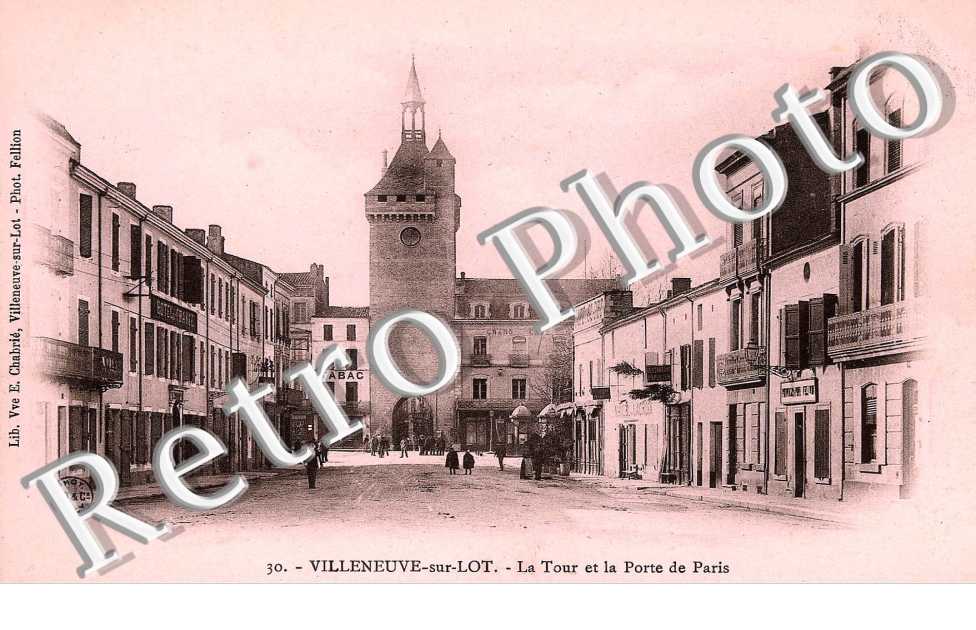 LA TOUR ET LA PORTE DE PARIS