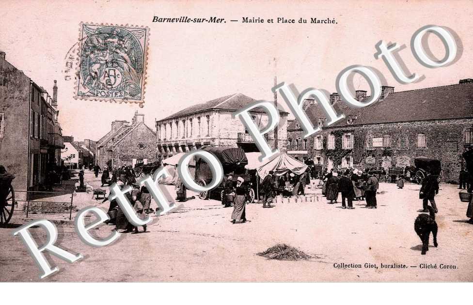 Barneville - Mairie et place du marche