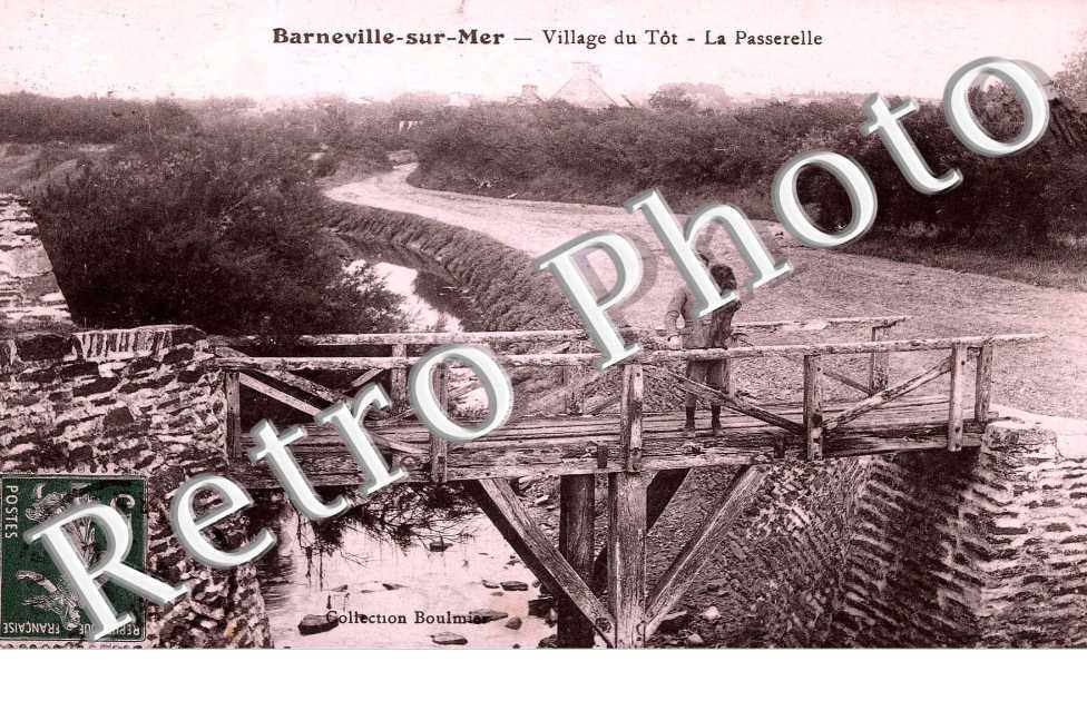 Village du Tot - la passerelle