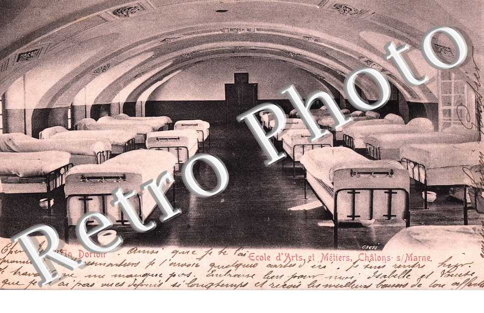 ECOLE NATIONALE D&#039;ARTS ET METIERS  un dortoir
