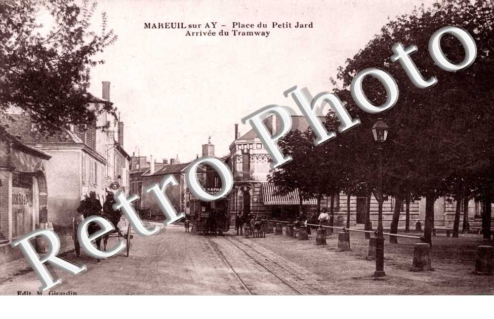 Place du petit Jard - arrivee du tramway