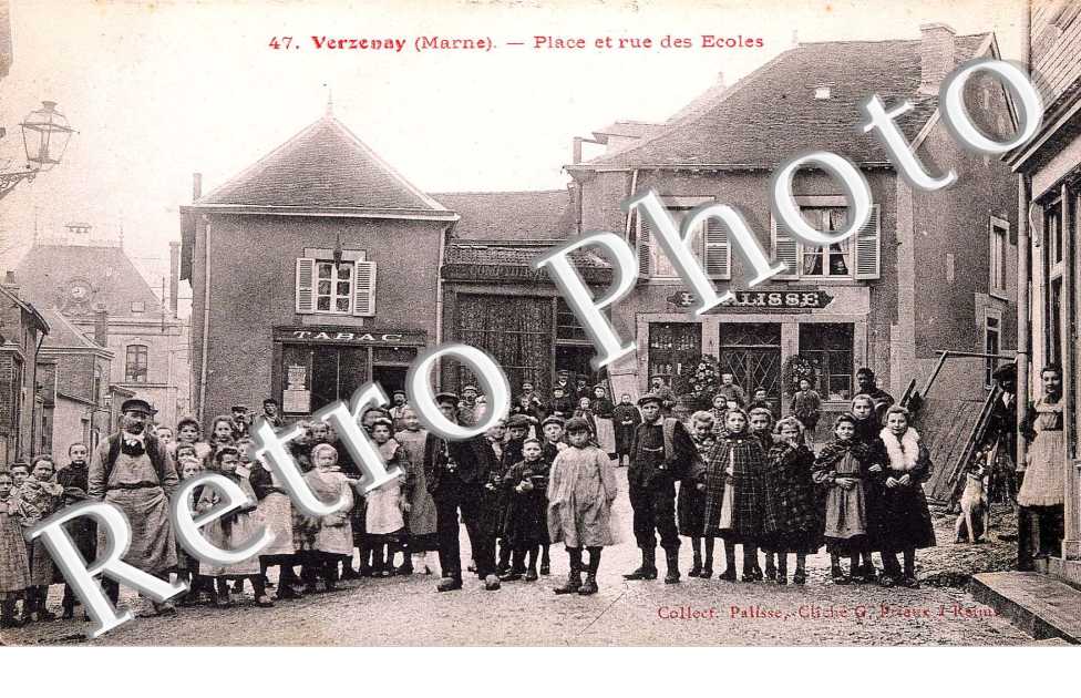 Place et  rue des ecoles