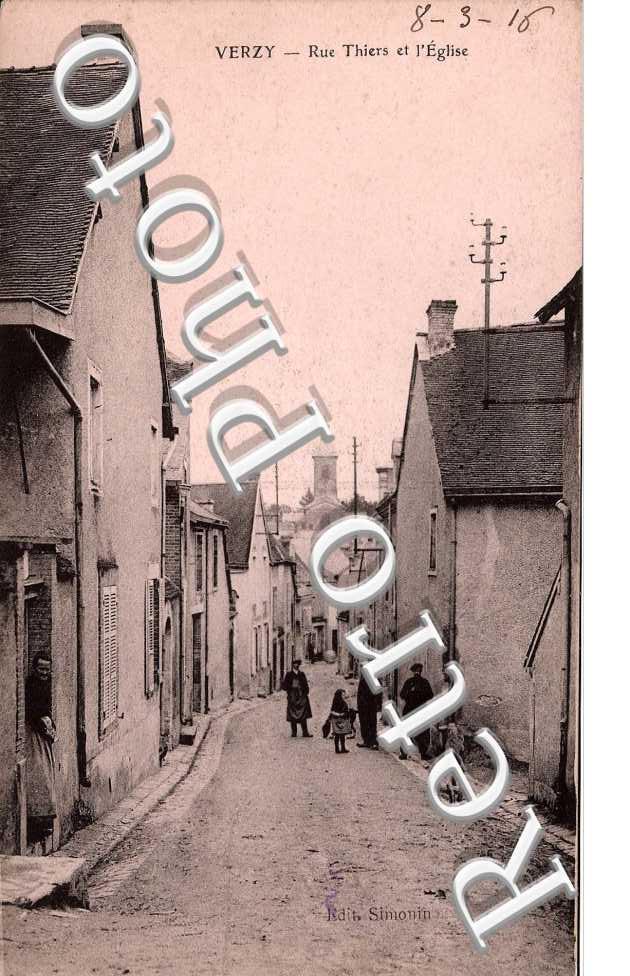 Rue Thiers et l&#039;eglise