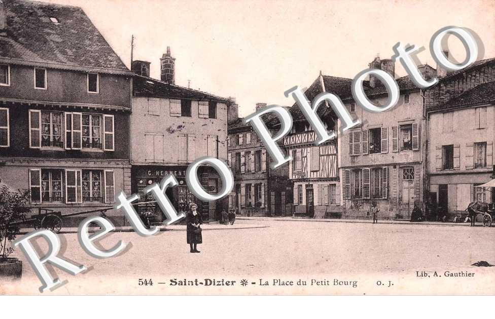 La place du petit bourg