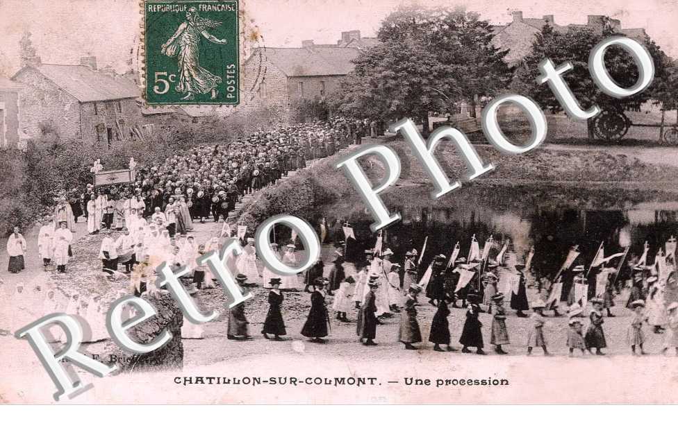 unE PROCESSION