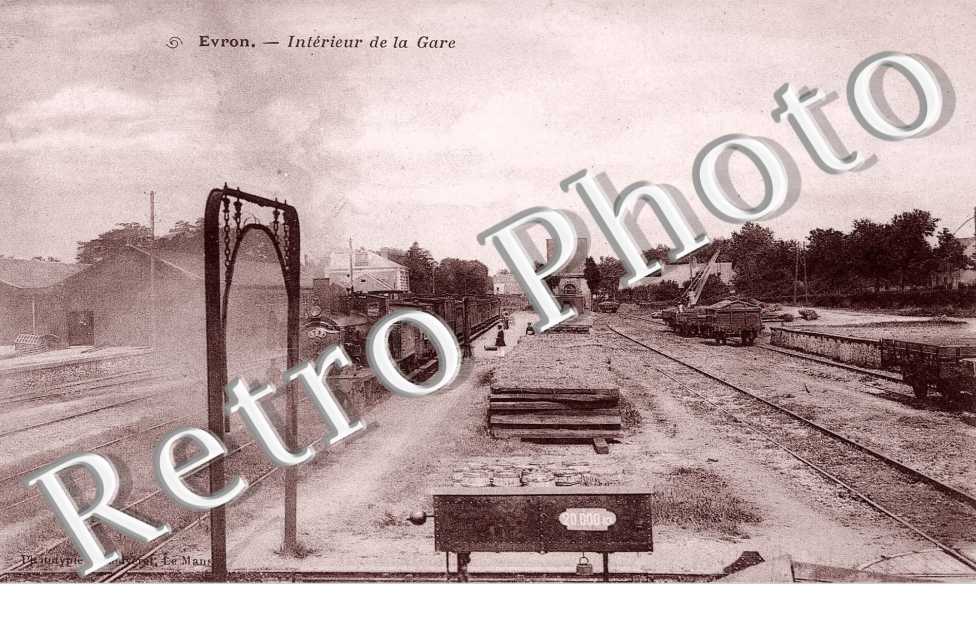 rinterieur de la gare (LOCOMOTIVE)