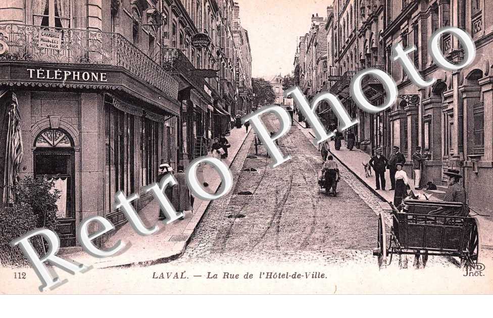 la rue de l&#039;hotel de ville