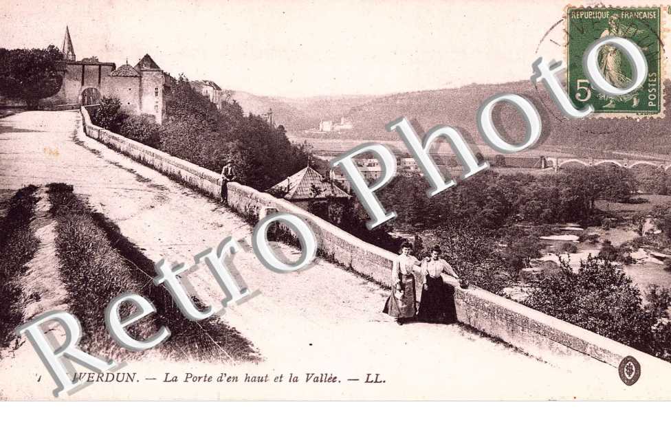 LA PORTE D&#039;EN HAUT ET LA VALLEE