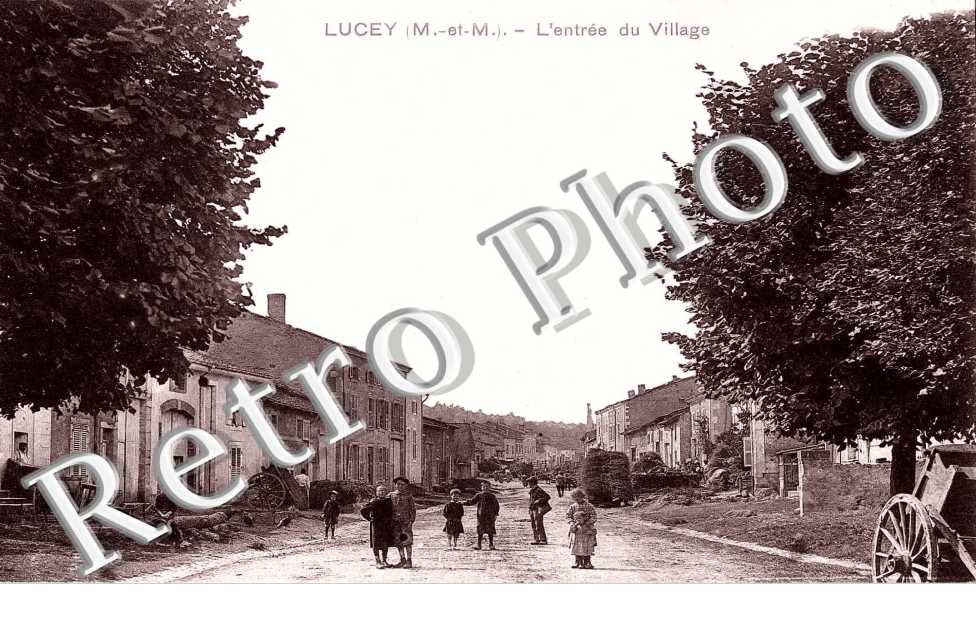 l&#039;entree du village