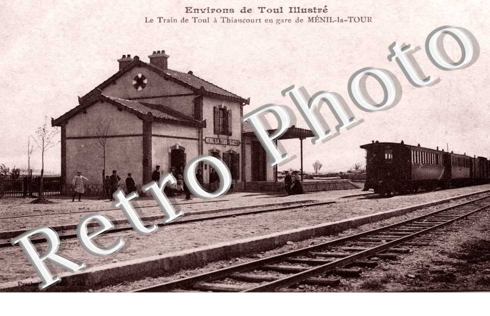 le train de Toul a Thiaucourt en gare de Menil-la-Tour