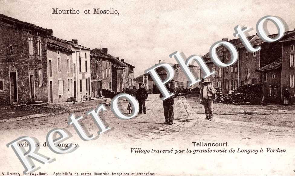 Village traverse par la grande route de Logwy a Verdun