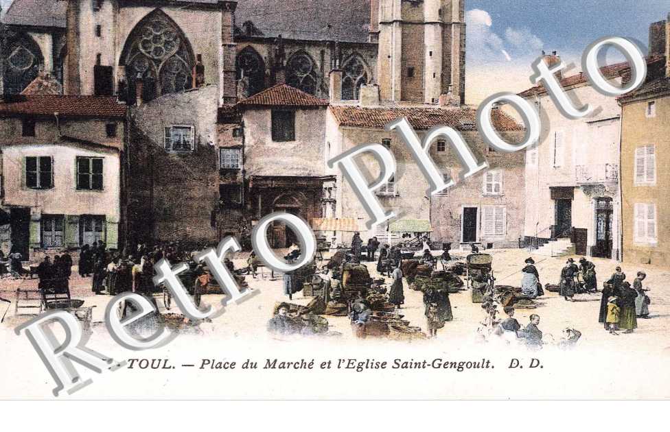 place du marche et eglise st gengoult