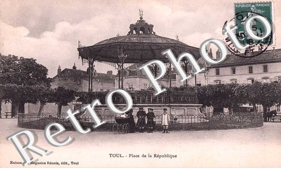 PLACE DE LA REPUBLIQUE