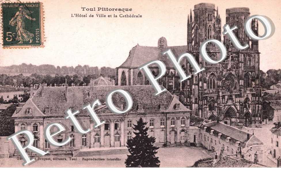 Hotel de Ville et Cathedrale