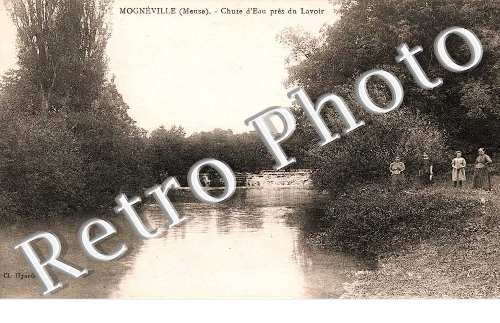 CHUTE D EAU PRES DU LAVOIR