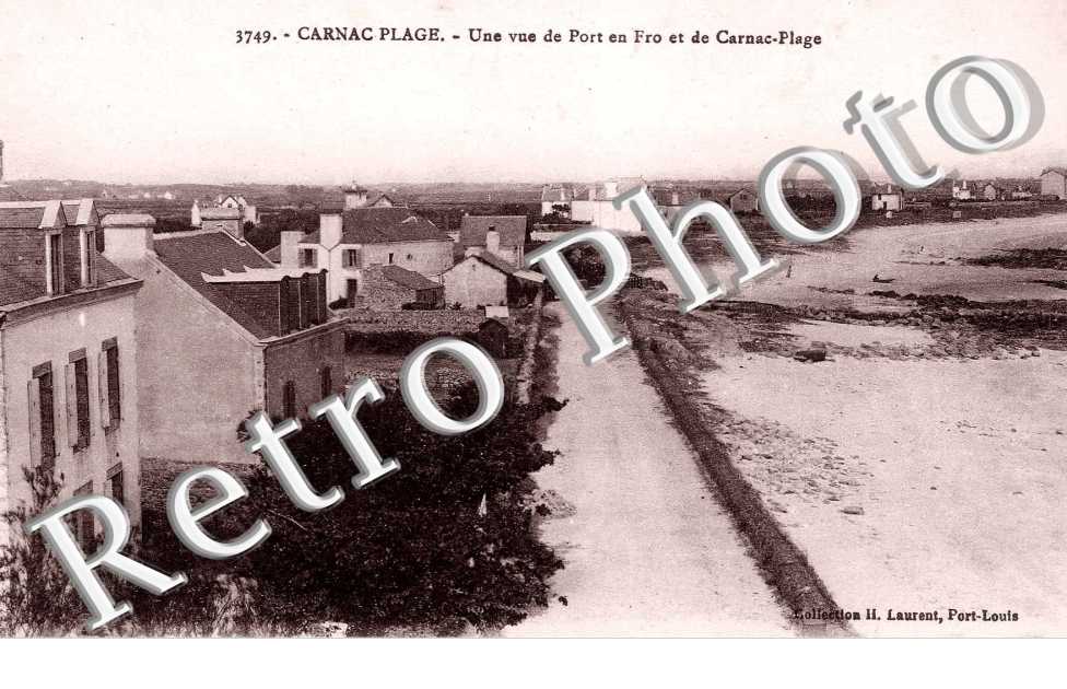 Une Vue de Port en Fro et de Carnac Plage