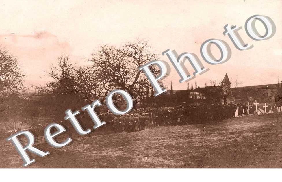 Messe en plein air au cimetière