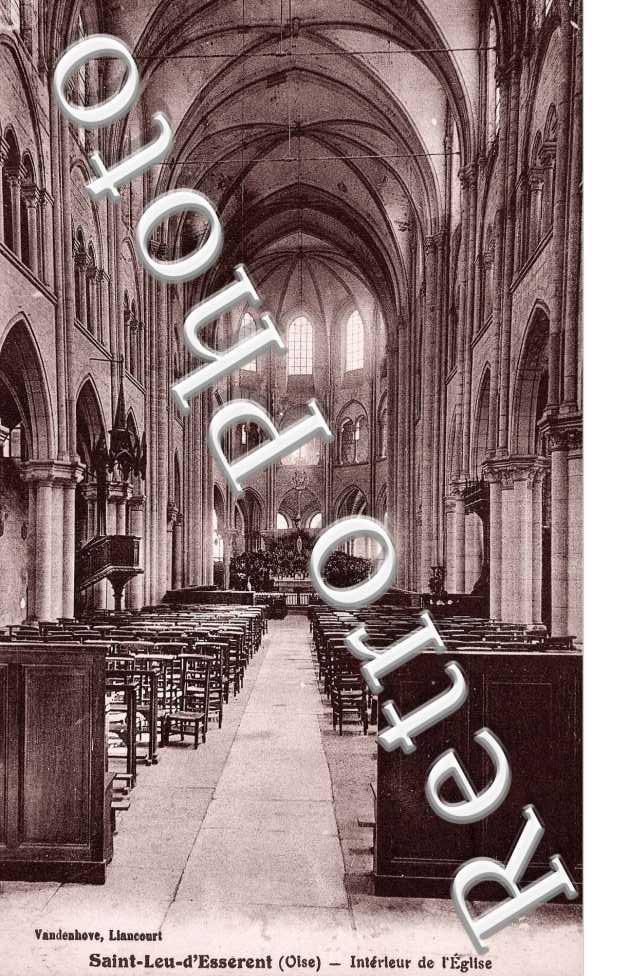 interieur de l' eglise