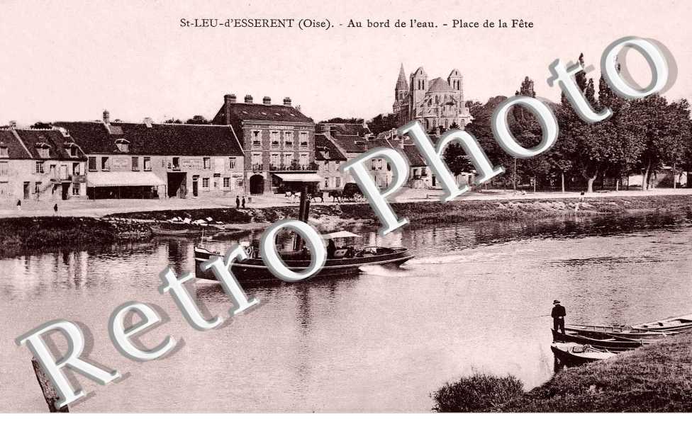 Au bord de l'Eau - Place de la Fete