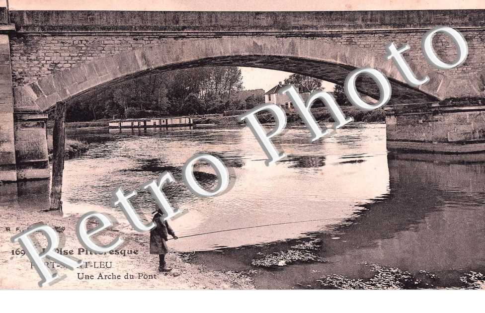 Une Arche du Pont