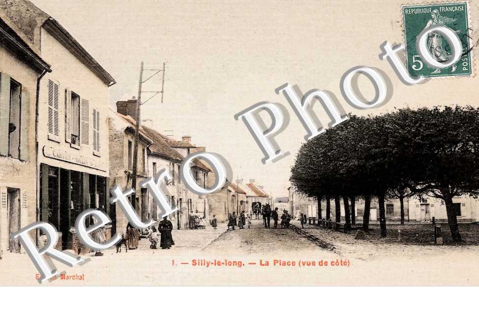 la place (vue de cote)