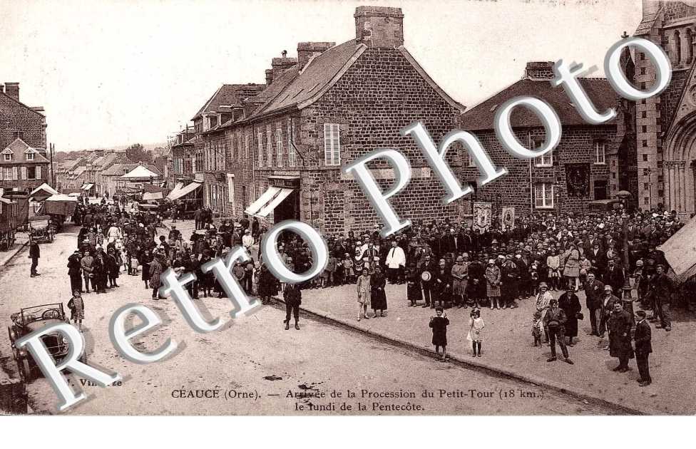 Arrivee de la procession du petit tour