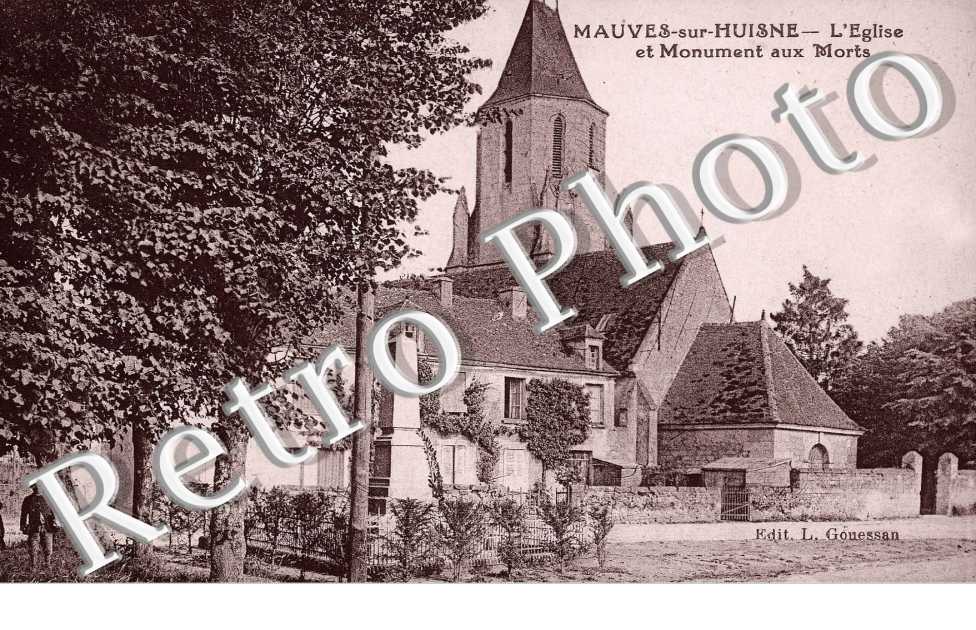 L&#039;eglise et monument aux morts