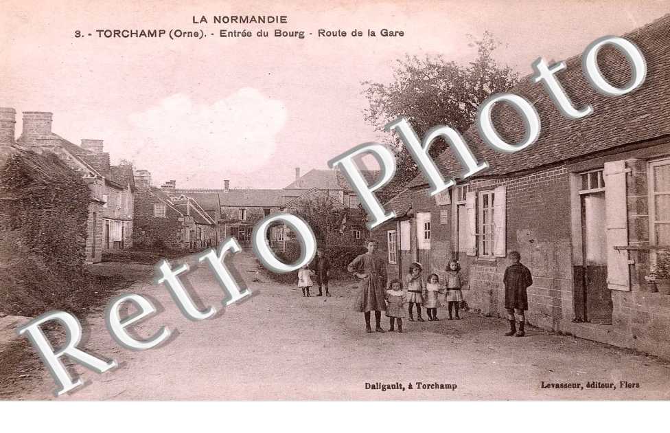 ENTREE DU BOURG
