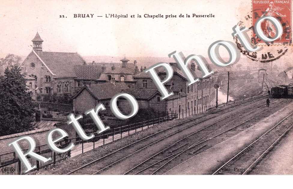l&#039;hopital et la chapelle prise de la passerelle