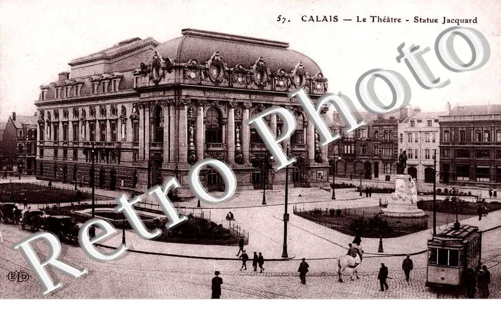 STATUE JACQUARD-LE THEATRE