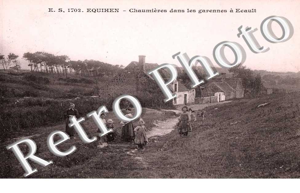 Chaumieres dans les garennes a Ecault