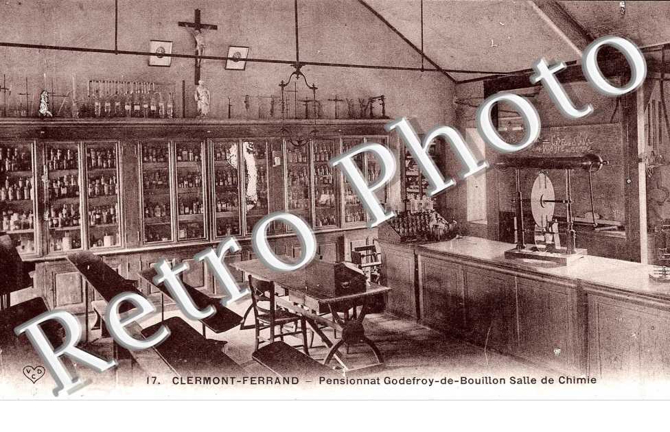 Pensionnat Godefroy-de-Bouillon Salle de Chimie